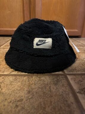 NWT Nike kids Sherpa Bucket Hat unisex sz 4-7